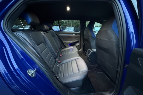 Volkswagen Golf R TSI 4MOTION DSG -AKRAPOVIC -PERFORMANCE PACK -CARBON LEATHER -HEATED S/W 17
