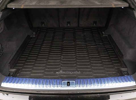 Lamborghini Urus V8 30