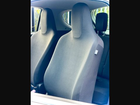 Toyota Iq 1.0 VVT-i Hatchback 3dr Petrol Multidrive Euro 5 (68 ps) 12