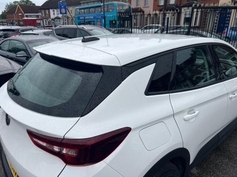 Vauxhall Grandland X 1.2 Turbo SE Euro 6 (s/s) 5dr 16