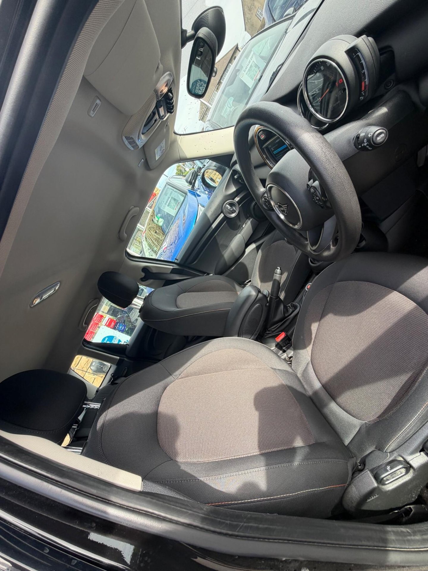 2020 MINI Hatch — image 10