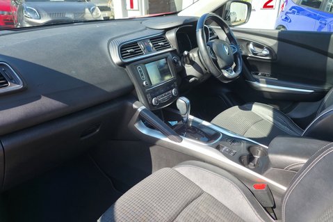 Renault Kadjar SIGNATURE NAV TCE AUTOMATIC..GLASS ROOF.9 SERVICES 20