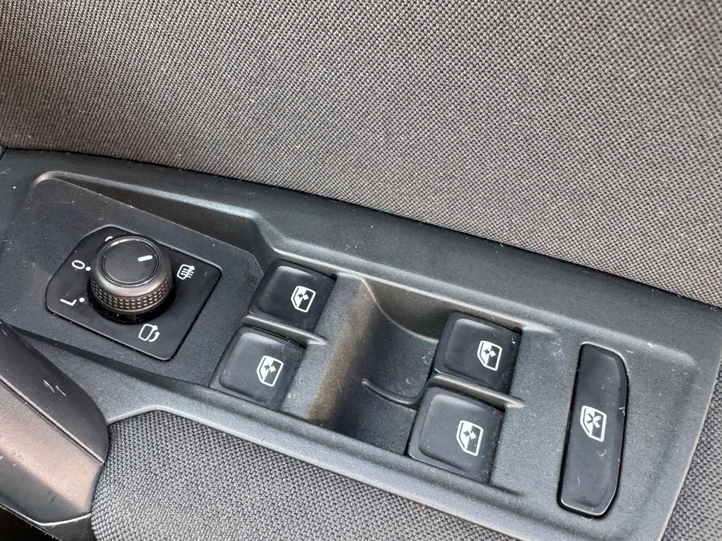 2018 Volkswagen Tiguan — image 25