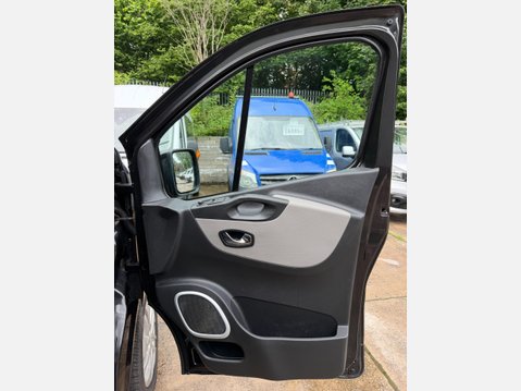 Renault Trafic 1.6 dCi ENERGY 29 Sport Nav Panel Van 5dr Diesel Manual LWB Standard Roof E 29
