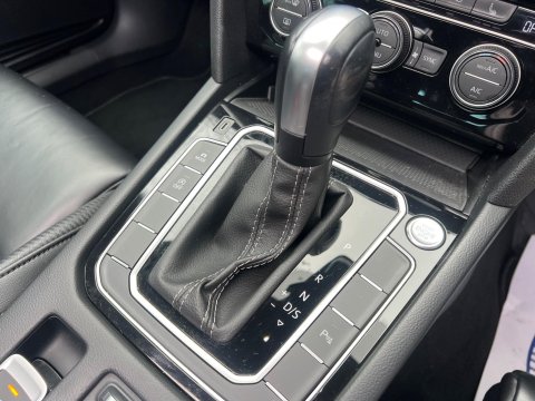 Volkswagen Passat R-LINE TDI 4MOTION DSG 39