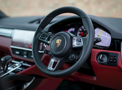 Porsche Cayenne Turbo 11