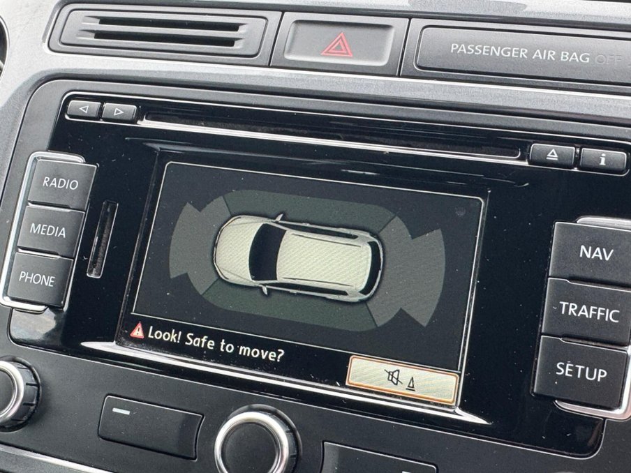 2014 Volkswagen Tiguan — image 16