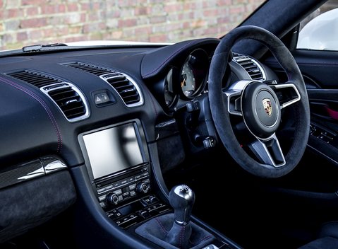 Porsche Cayman GT4 27