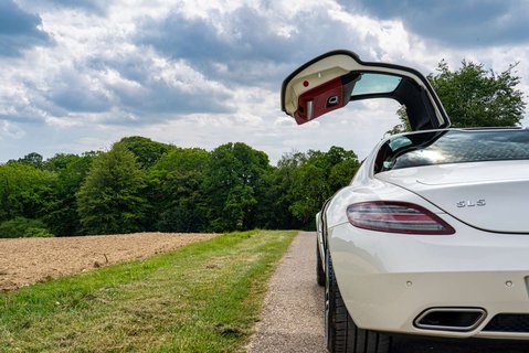 Mercedes-Benz SLS Coupe 8