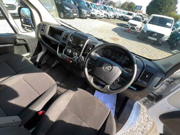 Vauxhall Movano LWB L3H2 (SOLD) Medium Roof F3500 Air Con Nav Tow Bar EURO 6 NO VAT 27