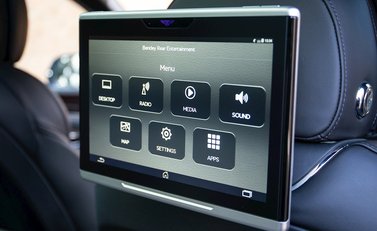 Bentley Bentayga V8 15