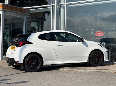 Toyota Yaris GR-Y CIRCUIT 9