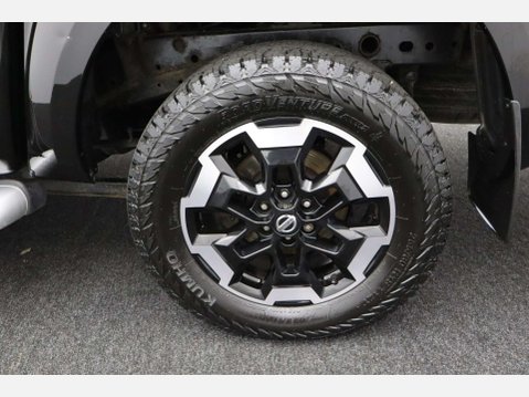 Nissan Navara 2.3 Navara Tekna dCi Auto 4WD 5dr 60