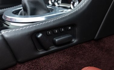 Aston Martin V12 Vantage ROADSTER 31