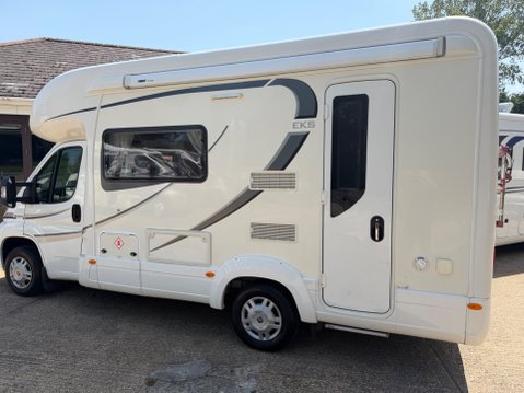 Auto-Trail Tracker EKS LOVELT LOW MILEAGE GREAT SPEC TRACKER 2
