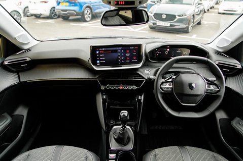 Peugeot 208 PURETECH ALLURE S/S 3