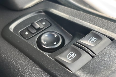 Renault Master ML35TW 130 ps dCi Business Tipper with Air Con / Tow Axle / Sat Nav 33