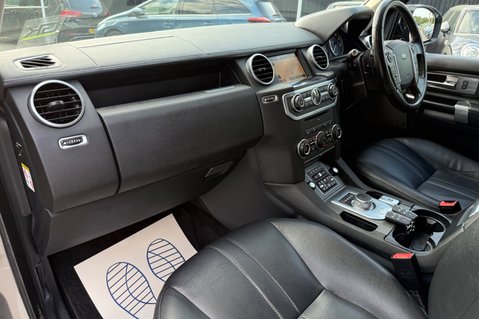 Land Rover Discovery SDV6 SE TECH - ULEZ COMPLIANT -FULL LR SERVICE HISTORY - 9 SERVICES -TOWBAR 25