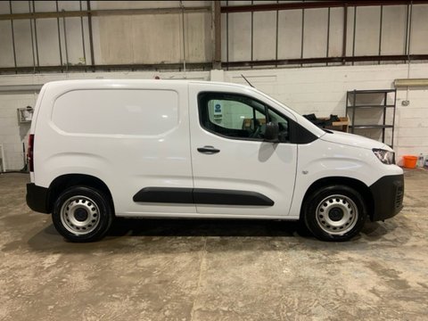 Peugeot Partner BLUEHDI PROFESSIONAL PREMIUM PLUS L1 4