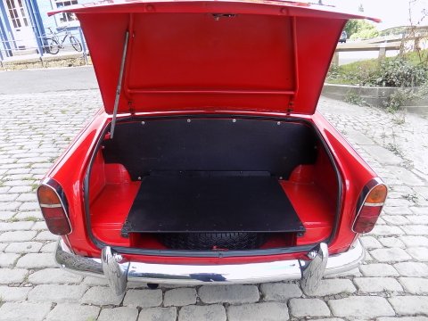 Triumph TR4 Sports 9