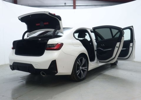 BMW 3 Series 2.0 320i M Sport Saloon 4dr Petrol Auto Euro 6 (s/s) (184 ps) 58