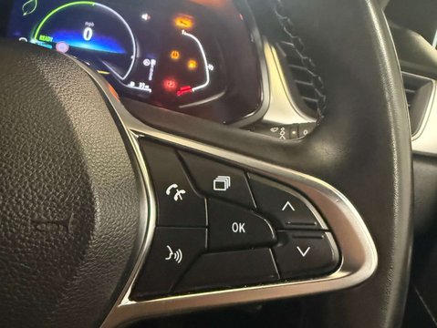 Renault Captur 1.6 Captur Techno E-Tech HEV Auto 5dr 18