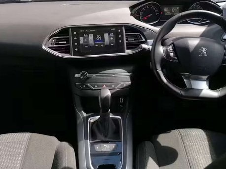 Peugeot 308 1.2 PureTech Allure Hatchback 5dr Petrol EAT Euro 6 (s/s) (130 ps) 25