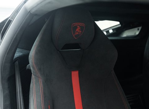 Lamborghini Huracan LP 640-4 PERFORMANTE 10