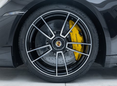 Porsche 911 Turbo S (992) 30