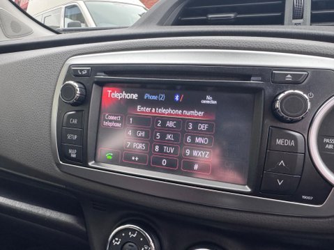 Toyota Yaris VVT-I SR 19