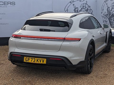 Porsche Taycan 4 CROSS TURISMO 9