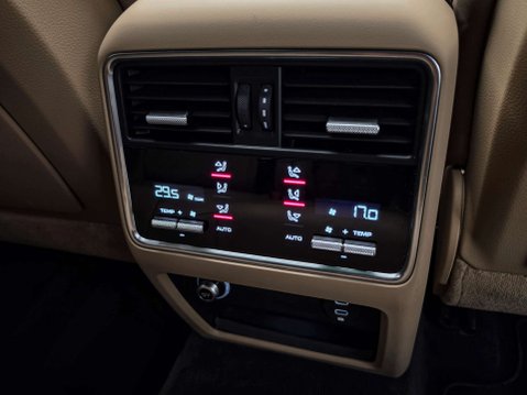 Porsche Cayenne 3.0 V6 E-Hybrid 17.9kWh SUV 5dr Petrol Plug-in Hybrid TiptronicS 4WD Euro 6 17