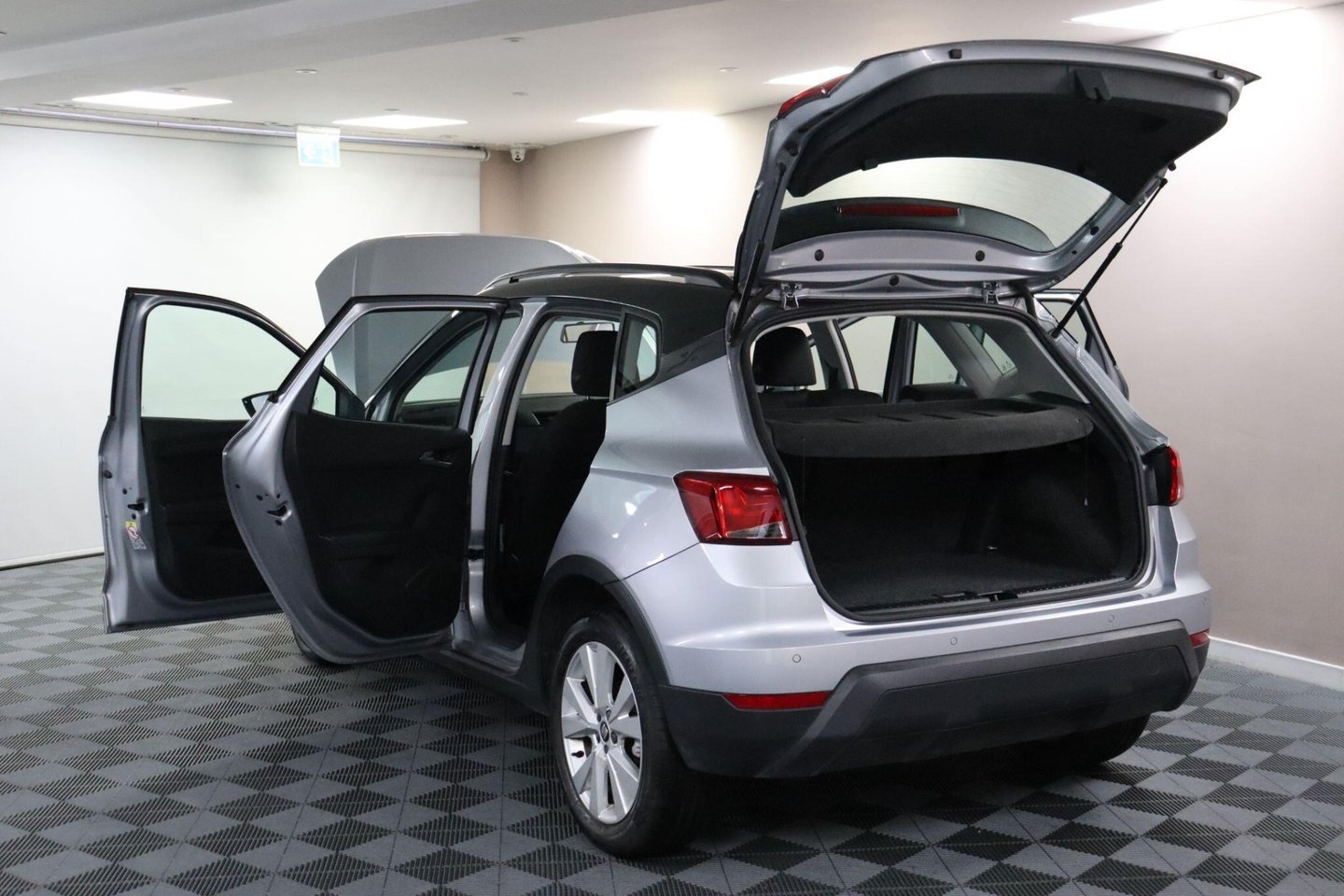 2021 SEAT Arona — image 17