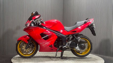 Triumph Sprint ONLY 22K NEW MOT SERVICED SPORTS TOURER 1050CC 4