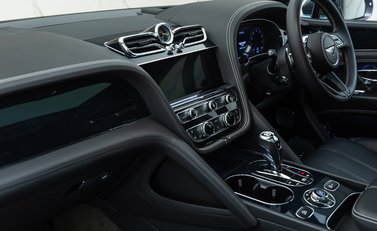 Bentley Bentayga V8 First Edition 22