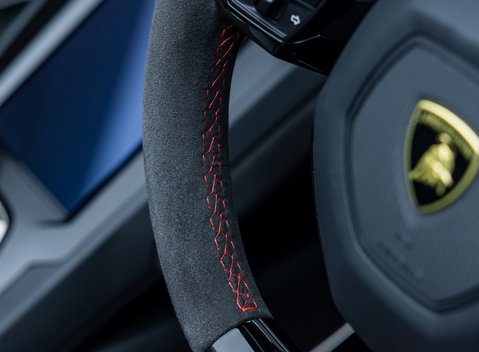 Lamborghini Huracan LP 640-4 EVO SPYDER 60th Anniversary Edition 17