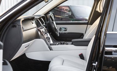 Rolls-Royce Cullinan 19