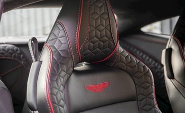 Aston Martin DBS Superleggera 16