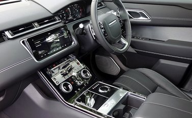 Land Rover Range Rover Velar R-Dynamic D300 HSE 19
