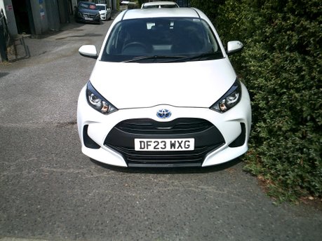 Toyota Yaris ICON FHEV ONLY 17,000 MILES FROM NEW 8