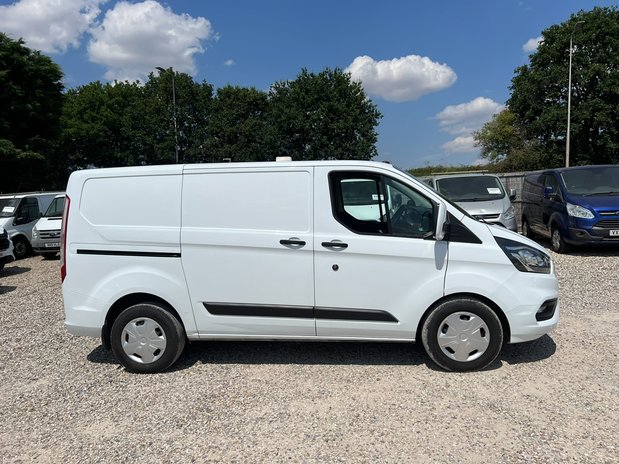 Ford Transit Custom AUTO SWB L1H1 Low Roof Trend Air Con Sensors Tow Bar EURO 6 NO VAT 5
