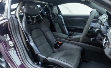 Porsche Cayman GT4 RS (718) 17