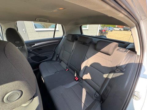 Volkswagen Golf SE TSI 38
