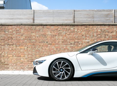 BMW I8 24