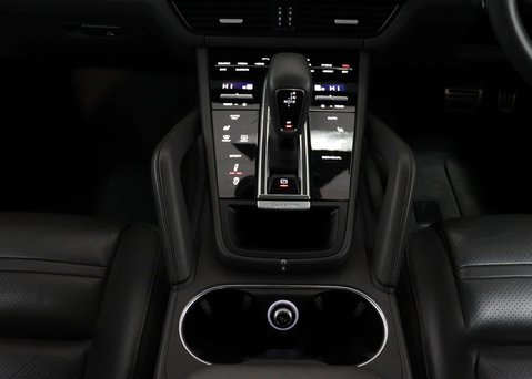 Porsche Cayenne 2.9 Cayenne V6 S Auto 4WD 5dr 20