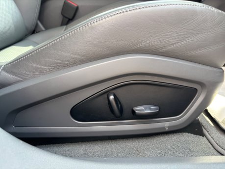 Porsche Taycan Performance Plus 93.4kWh Saloon 4dr Electric Auto RWD (476 ps) 28