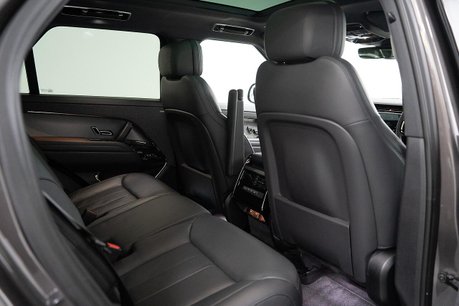 Land Rover Range Rover Sport 3.0 D300 MHEV Dynamic SE SUV 5dr Diesel Auto 4WD Euro 6 (s/s) (300 ps) 29