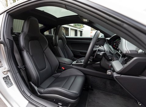 Porsche 911 Carrera S (992) 12