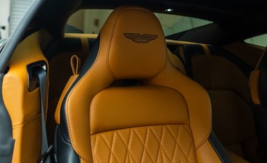 Aston Martin DB12 V8 14