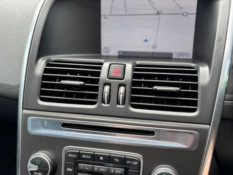 Volvo XC60 2.4 D5 SE Lux Nav Geartronic AWD Euro 5 5dr 24